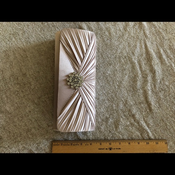 satin clutch handbag. - Picture 5 of 6